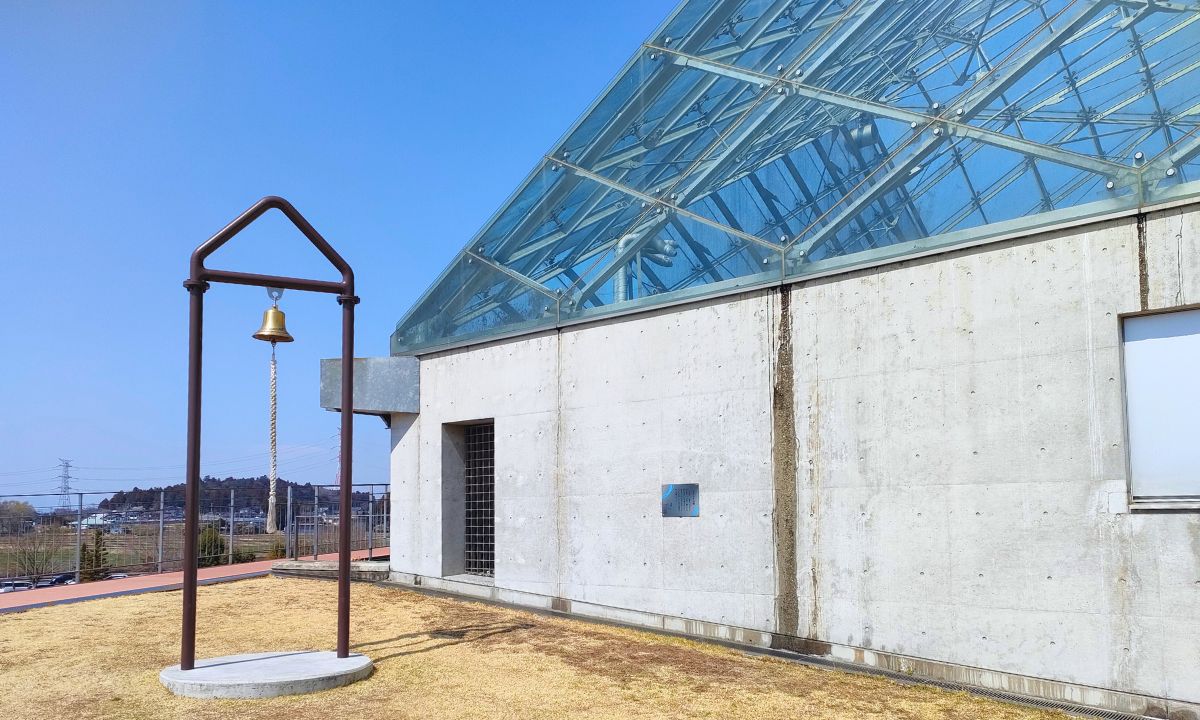 なかがわ水遊園_屋上庭園の鐘